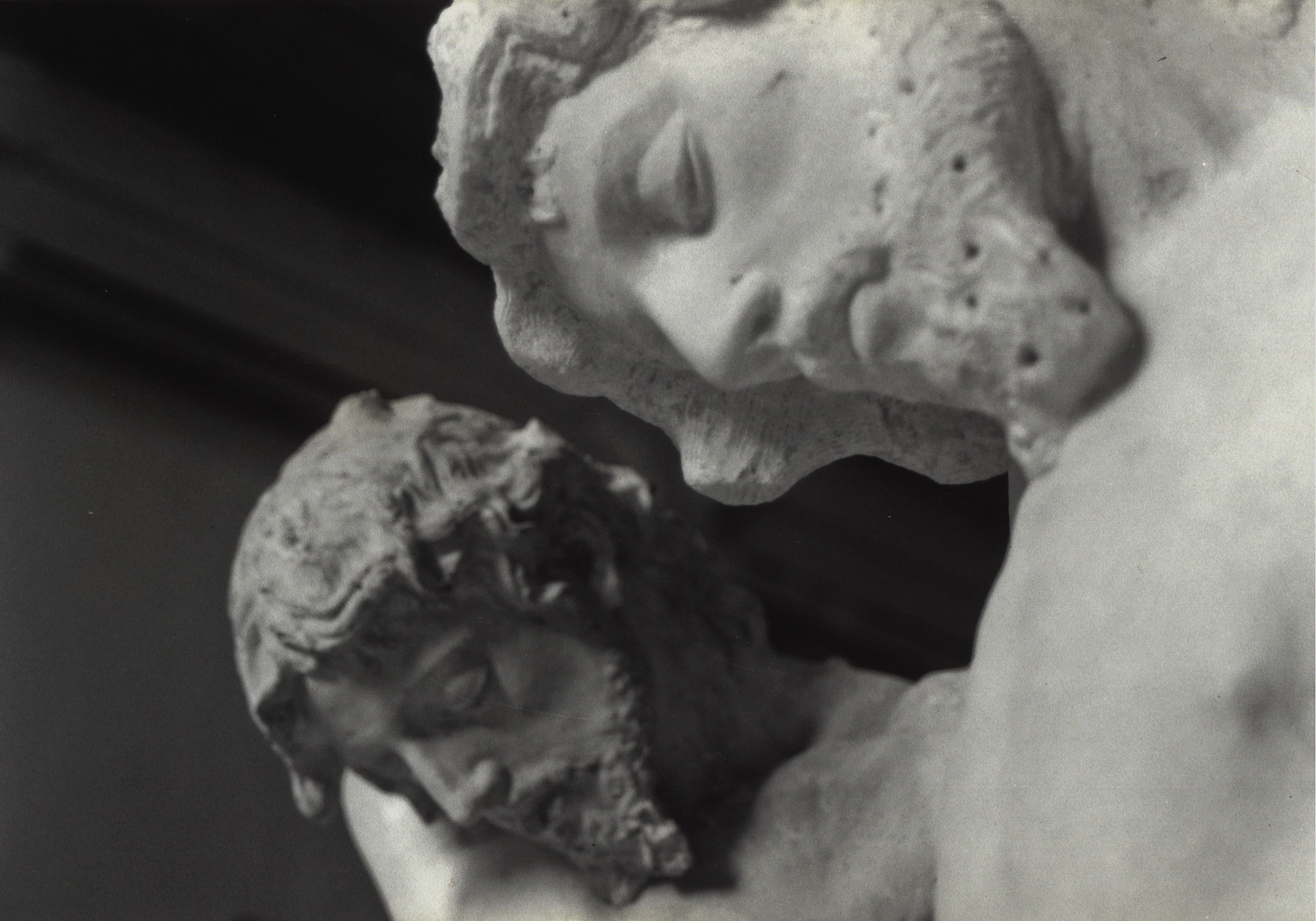 Christ en marbre blanc